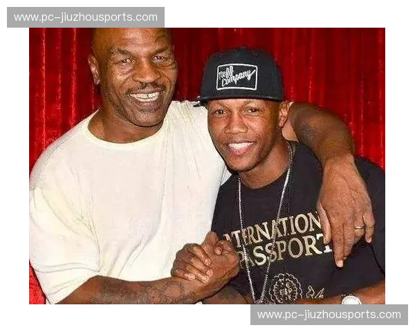 泰森vs彼得阿兹：世纪之战，王者之风，谁能笑傲拳坛？